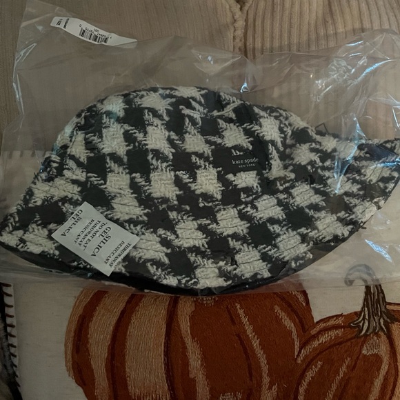 Kate Spade Houndstooth Tweed Bucket Hat nwt in packaging - Picture 5 of 5